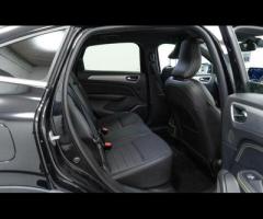 Renault Arkana This 2023 Renault Arkana E-TECH techno is a superb example, having had only one owner - 29