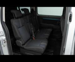 Peugeot Traveller This 2017 Peugeot Traveller BlueHDi Active presents an exceptional ownership propo - 28