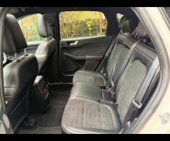 Ford Kuga ****12 MONTHS WARRANTY******HERE IS A STUNNING ST LINE X, FULLY LOADED, PANORAMIC SLIDING - 52