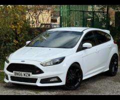 Ford Focus STUNNING FOCUS ST 3 IN WHITE, FULL HEATED LEATHER INTERIOR, RECARO SEATS, TOUCH SCREEN, R