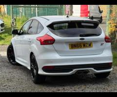 Ford Focus STUNNING FOCUS ST 3 IN WHITE, FULL HEATED LEATHER INTERIOR, RECARO SEATS, TOUCH SCREEN, R - 7