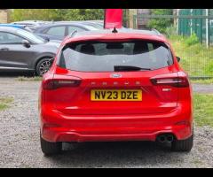 Ford Focus HERE IS A STUNNING ST LINE, FULLY LOADED, PANROOF, SAT NAV- FRONT AND REAR PARKING SENSOR - 5