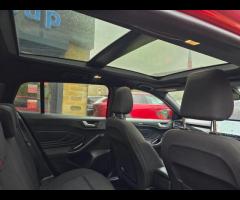 Ford Focus HERE IS A STUNNING ST LINE, FULLY LOADED, PANROOF, SAT NAV- FRONT AND REAR PARKING SENSOR - 9