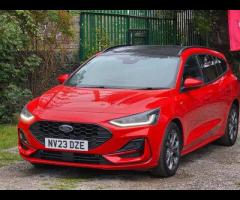 Ford Focus HERE IS A STUNNING ST LINE, FULLY LOADED, PANROOF, SAT NAV- FRONT AND REAR PARKING SENSOR - 32