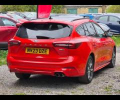 Ford Focus HERE IS A STUNNING ST LINE, FULLY LOADED, PANROOF, SAT NAV- FRONT AND REAR PARKING SENSOR - 33