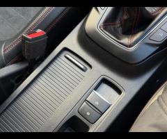 Ford Kuga ABSOLUTE STUNNING KUGA ST LINE EDITION, SAT NAV, REVERSE CAMERA, FRONT AND REAR PARKING SE - 27