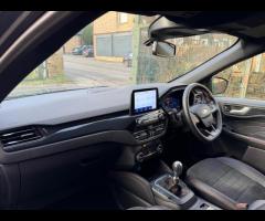 Ford Kuga ABSOLUTE STUNNING KUGA ST LINE EDITION, SAT NAV, REVERSE CAMERA, FRONT AND REAR PARKING SE - 58