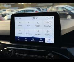 Ford Kuga ABSOLUTE STUNNING KUGA ST LINE EDITION, SAT NAV, REVERSE CAMERA, FRONT AND REAR PARKING SE - 82