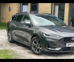 Ford Focus HERE JUST COME IN ST LINE FOCUS, FRONT AND REAR PARKING SENSORS, SAT NAV, CRUISE CONTROL, - 31