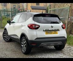 Renault Captur This stylish 2019 (69) Renault Captur 1.3 TCe ENERGY S Edition in crisp white offers - 4