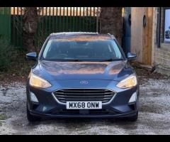 Ford Focus TOP OF THE RANGE TITANIUM FOCUS IN BLUE, 12 MONTHS MOT, SAT NAV, FRONT AND REAR PARKING S - 2