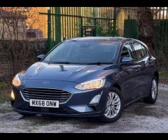 Ford Focus TOP OF THE RANGE TITANIUM FOCUS IN BLUE, 12 MONTHS MOT, SAT NAV, FRONT AND REAR PARKING S - 3