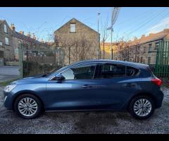 Ford Focus TOP OF THE RANGE TITANIUM FOCUS IN BLUE, 12 MONTHS MOT, SAT NAV, FRONT AND REAR PARKING S - 4