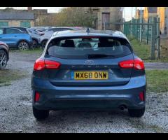 Ford Focus TOP OF THE RANGE TITANIUM FOCUS IN BLUE, 12 MONTHS MOT, SAT NAV, FRONT AND REAR PARKING S - 6