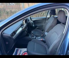 Ford Focus TOP OF THE RANGE TITANIUM FOCUS IN BLUE, 12 MONTHS MOT, SAT NAV, FRONT AND REAR PARKING S - 9