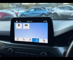 Ford Focus TOP OF THE RANGE TITANIUM FOCUS IN BLUE, 12 MONTHS MOT, SAT NAV, FRONT AND REAR PARKING S - 22