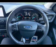 Ford Focus TOP OF THE RANGE TITANIUM FOCUS IN BLUE, 12 MONTHS MOT, SAT NAV, FRONT AND REAR PARKING S - 27