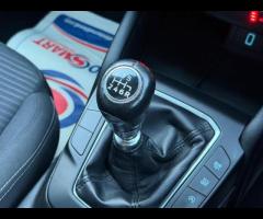 Ford Focus TOP OF THE RANGE TITANIUM FOCUS IN BLUE, 12 MONTHS MOT, SAT NAV, FRONT AND REAR PARKING S - 40