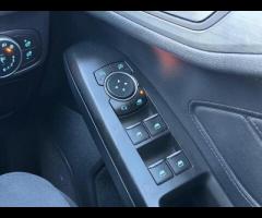 Ford Focus TOP OF THE RANGE TITANIUM FOCUS IN BLUE, 12 MONTHS MOT, SAT NAV, FRONT AND REAR PARKING S - 41