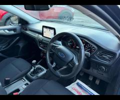 Ford Focus TOP OF THE RANGE TITANIUM FOCUS IN BLUE, 12 MONTHS MOT, SAT NAV, FRONT AND REAR PARKING S - 46