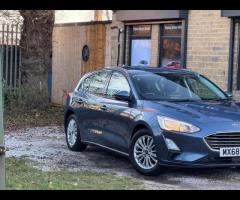 Ford Focus TOP OF THE RANGE TITANIUM FOCUS IN BLUE, 12 MONTHS MOT, SAT NAV, FRONT AND REAR PARKING S - 49