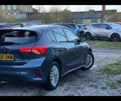 Ford Focus TOP OF THE RANGE TITANIUM FOCUS IN BLUE, 12 MONTHS MOT, SAT NAV, FRONT AND REAR PARKING S - 50