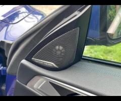 BMW 4 Series This 2023 BMW 4 Series M440d offers a blend of performance and practicality. Featuring - 27