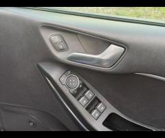 Ford Fiesta HIGH SPEC, FULLY LOADED, TOP OF THE RANGE VIGNALE, 12 MONTHS MOT, PANORAMIC ROOF, COMES - 24