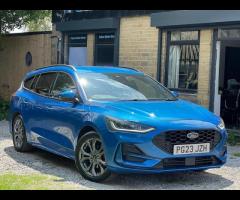 Ford Focus HERE IS A STUNNING FOCUS ESTATE, TOP OF THE RANGE FULLY LOADED, HEATED SEATS, HEATED STEE