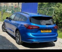 Ford Focus HERE IS A STUNNING FOCUS ESTATE, TOP OF THE RANGE FULLY LOADED, HEATED SEATS, HEATED STEE - 3