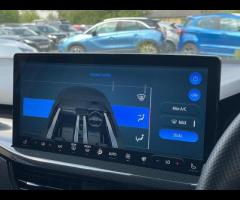 Ford Focus HERE IS A STUNNING FOCUS ESTATE, TOP OF THE RANGE FULLY LOADED, HEATED SEATS, HEATED STEE - 31