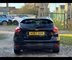 Ford Focus COMES WITH 12 MONTHS WARRANTY, STUNNING LOOKING FOCUS ST LINE IN BLACK, SAT NAV, 12 MONTH - 6