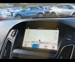 Ford Focus COMES WITH 12 MONTHS WARRANTY, STUNNING LOOKING FOCUS ST LINE IN BLACK, SAT NAV, 12 MONTH - 18