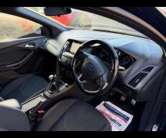 Ford Focus COMES WITH 12 MONTHS WARRANTY, STUNNING LOOKING FOCUS ST LINE IN BLACK, SAT NAV, 12 MONTH - 30