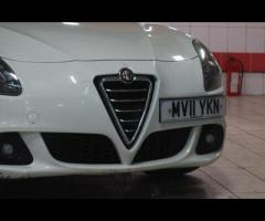 Alfa Romeo Giulietta This 2011 Alfa Romeo Giulietta 1.4 TB MultiAir Veloce Hatchback with a mileage - 3