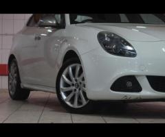 Alfa Romeo Giulietta This 2011 Alfa Romeo Giulietta 1.4 TB MultiAir Veloce Hatchback with a mileage - 5