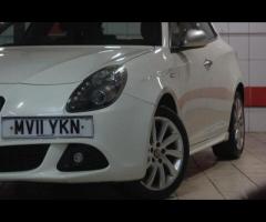Alfa Romeo Giulietta This 2011 Alfa Romeo Giulietta 1.4 TB MultiAir Veloce Hatchback with a mileage - 15