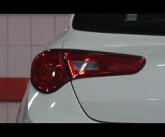 Alfa Romeo Giulietta This 2011 Alfa Romeo Giulietta 1.4 TB MultiAir Veloce Hatchback with a mileage - 22