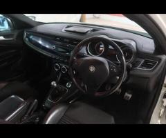 Alfa Romeo Giulietta This 2011 Alfa Romeo Giulietta 1.4 TB MultiAir Veloce Hatchback with a mileage - 29