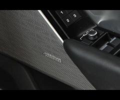 Land Rover Range Rover Velar This 2020 Land Rover Range Rover Velar 2.0 D180 R-Dynamic SE SUV is a s - 39