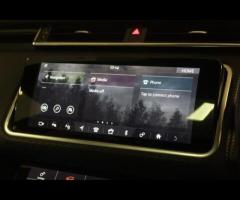 Land Rover Range Rover Velar This 2020 Land Rover Range Rover Velar 2.0 D180 R-Dynamic SE SUV is a s - 44