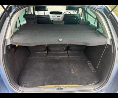 Citroen C4 Picasso Citroen C4 Picasso 1.6 HDi Exclusive EGS6 Euro 5 5dr (diesel) 

A nice family aut - 14