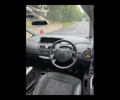 Citroen C4 Picasso Citroen C4 Picasso 1.6 HDi Exclusive EGS6 Euro 5 5dr (diesel) 

A nice family aut - 21
