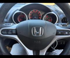 Honda Jazz Honda Jazz 1.4 i-VTEC ES i SHIFT Euro 4 5dr
(AUTOMATIC,Petrol) 

This vehicle runs and dr - 18