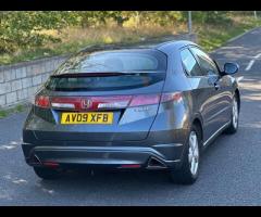 Honda Civic This 2009 Honda Civic i VTEC SE Plus offers a compelling blend of performance and practi - 6