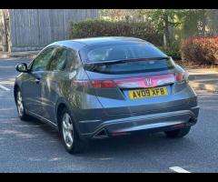 Honda Civic This 2009 Honda Civic i VTEC SE Plus offers a compelling blend of performance and practi - 8