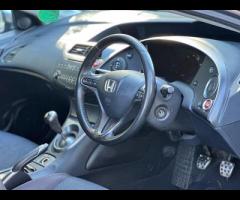 Honda Civic This 2009 Honda Civic i VTEC SE Plus offers a compelling blend of performance and practi - 14