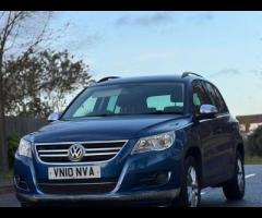 Volkswagen Tiguan Volkswagen Tiguan 2.0 TDI S Auto 4WD Euro 5 5dr
(Diesel) 

A very desirable automa - 3