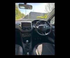 Peugeot 208 With only 84875 miles on the clock, this 2013 Peugeot 208 is a great option. As a 1.4L d - 14