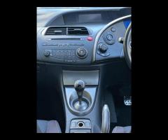 Honda Civic This 2009 Honda Civic i VTEC SE Plus offers a compelling blend of performance and practi - 27